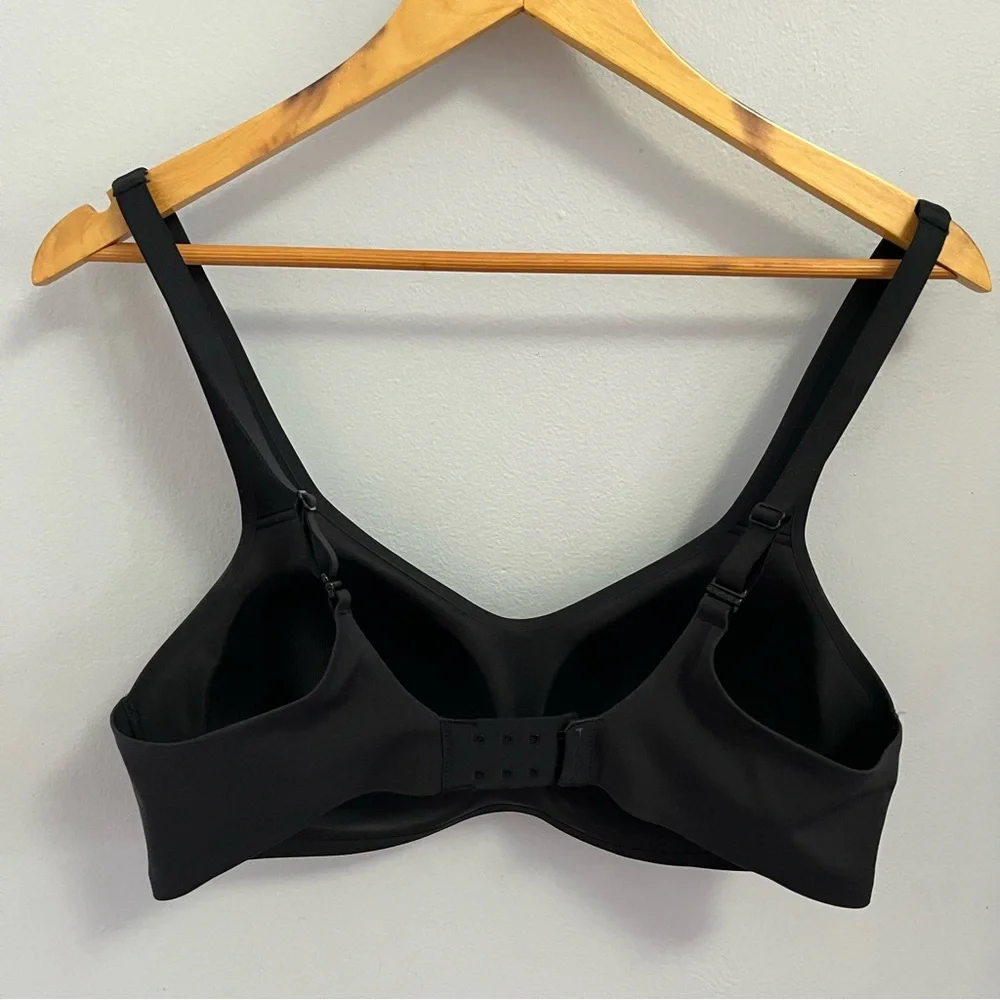Black Daily Embrace Adjustable T-Shirt Bra Huug NWOT Medium - Picture 6 of 7